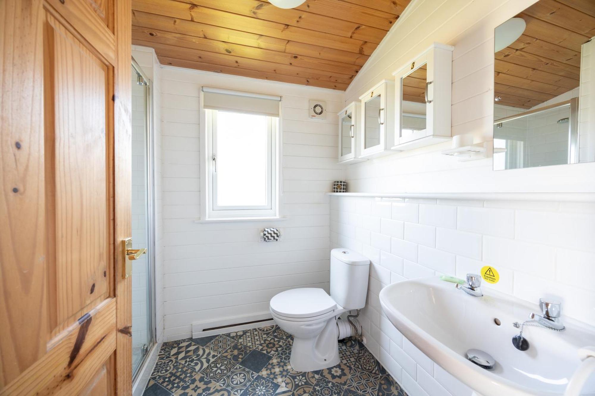 West Chalet At Tapnell Farm Ярмут Экстерьер фото